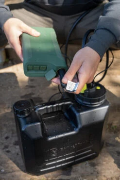 RidgeMonkey Outdoor Power Shower (Full Kit) (RM507) 10 RidgeMonkey Outdoor Power Shower (Full Kit) (RM507) -Outdoor Camping Equipment Store k2b580bc4c563bc55cf211e74fe44601c