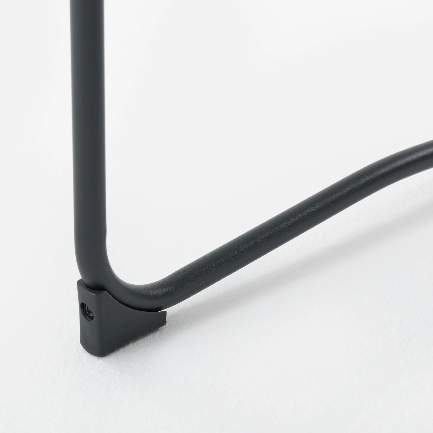 Quechua LOW FOLDING CAMPING TABLE - MH100 10 Quechua LOW FOLDING CAMPING TABLE - MH100 - Image 9