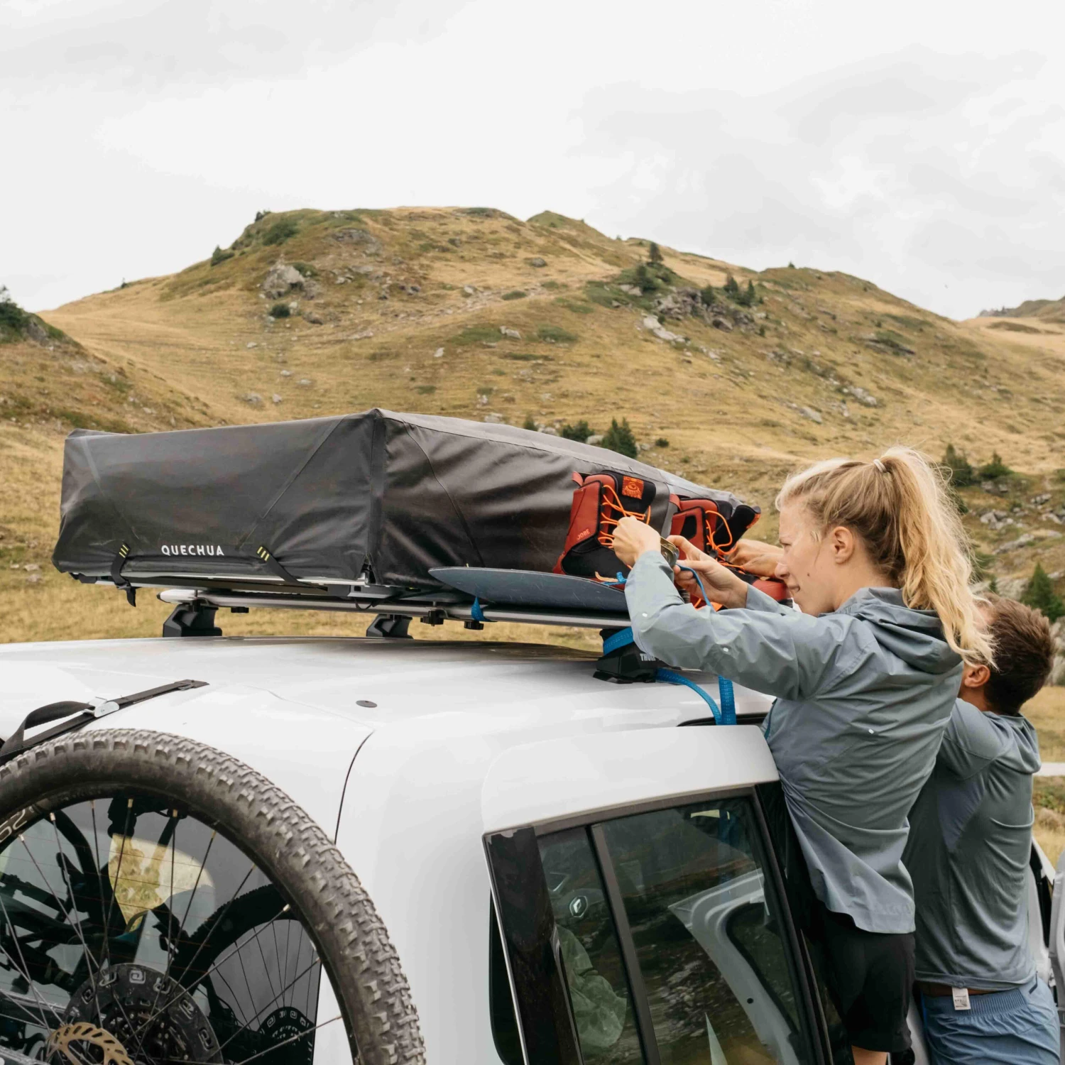 Quechua INFLATABLE ROOF TENT MH900 FRESH & BLACK 2 PERSON 6 Quechua INFLATABLE ROOF TENT MH900 FRESH & BLACK 2 PERSON - Image 4