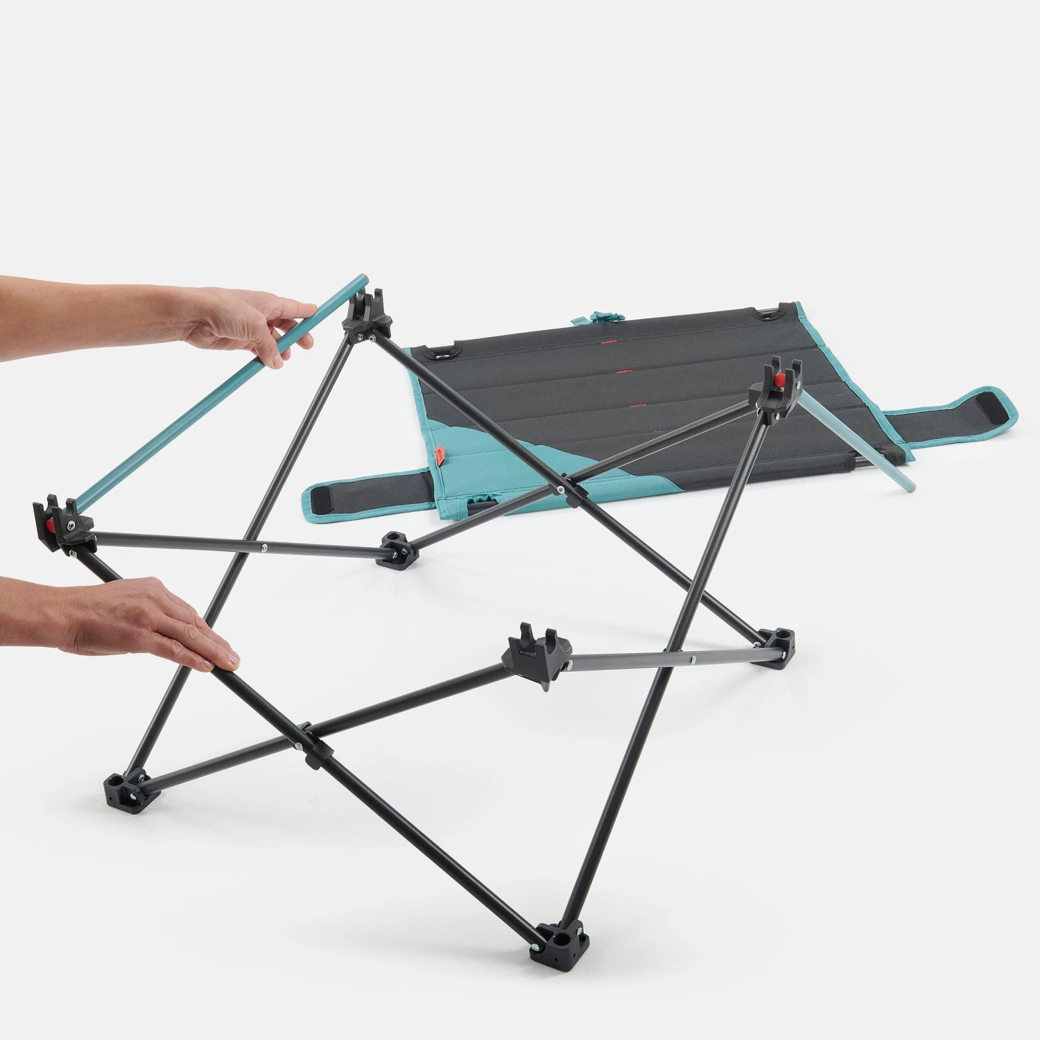 Quechua LOW FOLDING CAMPING TABLE MH100 Grey 15 Quechua LOW FOLDING CAMPING TABLE MH100 Grey - Image 13